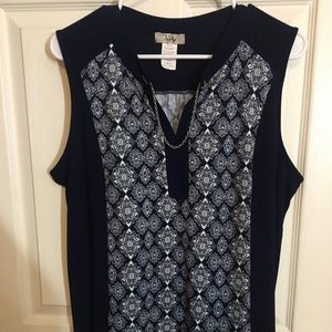 Ivy Ridge Sleveless bouse